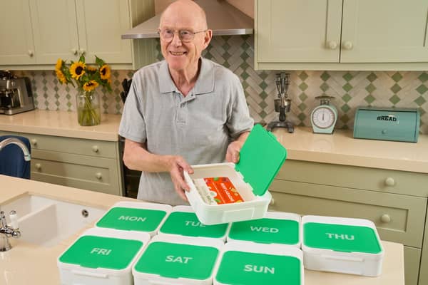 Giant pill box reminder for meals