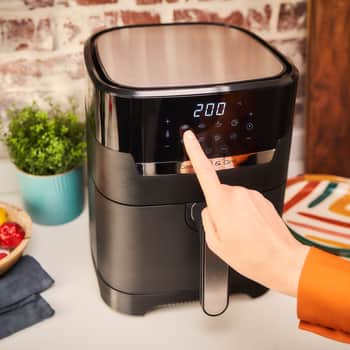 The touch-screen display makes choosing presets really easy