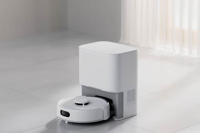 The dust container in the self-emptying base station is the same size as the K10+