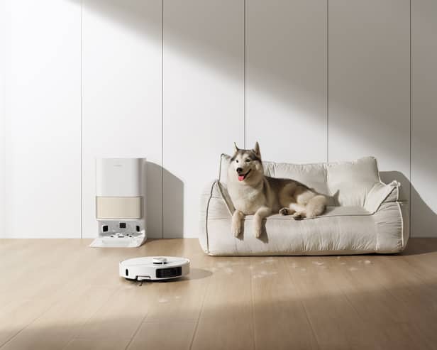 The new Dreame L40 Ultra features a clever base station that washes and dries the mop heads, as well as emptying waste