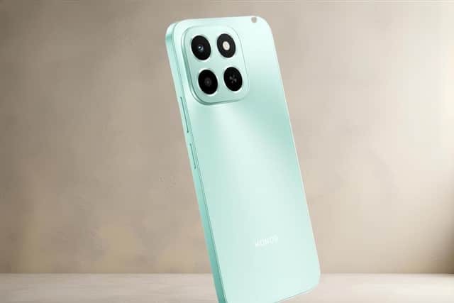 The camera setup is impressive for the price, but does have a few forgivable shortcomings