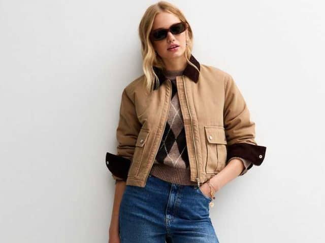 New season drop in New Look: Tan Contrast Collar Cropped Barn Jacket is the perfect summer to autumn staple