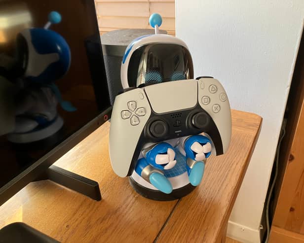 Astro Bot PlayStation handset and phone holder by The Cable Guys