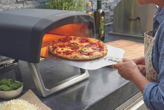 Get crisp, stone-baked bases and deliciously melted toppings in minutes with the Firebloom EP01 Electric Pizza Oven.