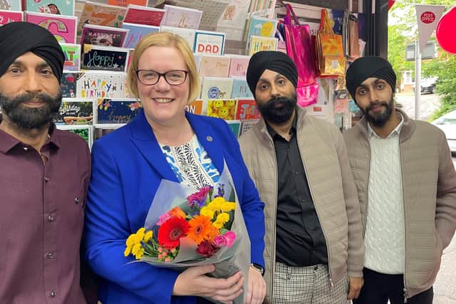 Jagmon Singh (postmaster’s Brother); Zöe Franklin MP, postmaster Kiranjeet Singh; Simarjeet Singh (postmaster’s son).