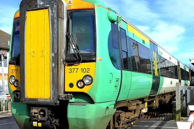 The train line between Horsham and Dorking was blocked after Southern Rail reported that its overnight engineering works had not been completed in time.