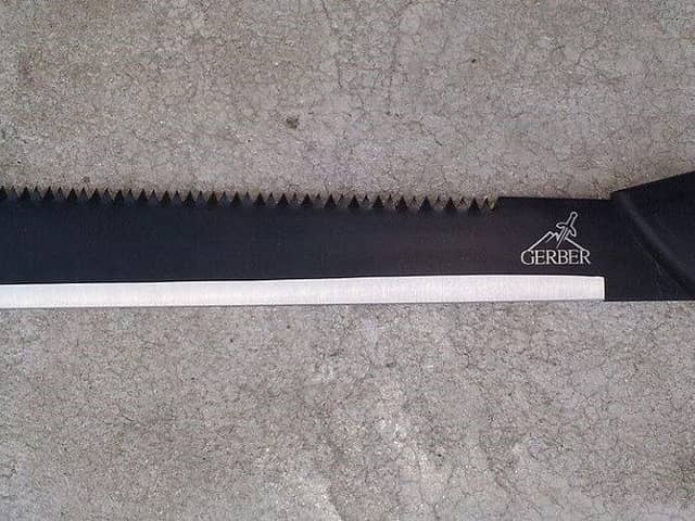 Gerber Legendary Blades machete/saw combo. Copyright Dana60Cummins via Wikimedia Commons