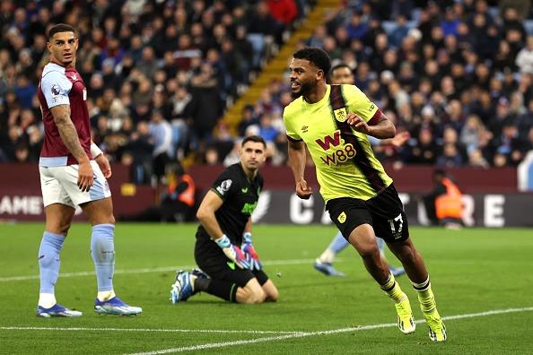 Points Without VAR: 13. Difference: +2.