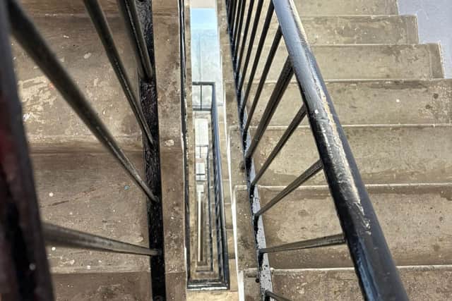 The two teenagers have had to carry their dad down five flights of stairs. (Credit: Emily Dalton/ LDRS)