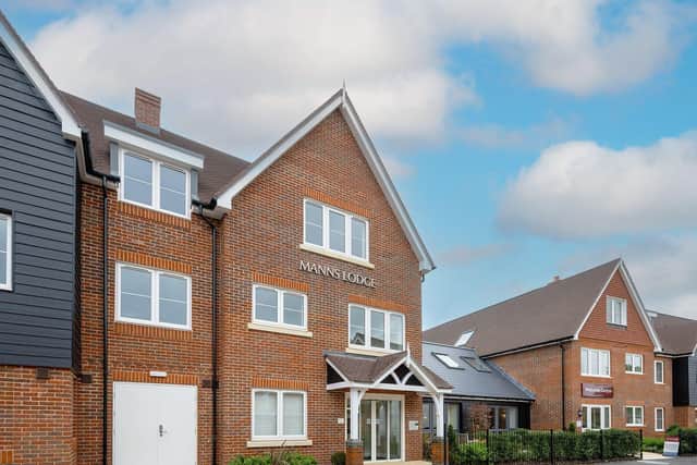 Manns Lodge, Cranleigh